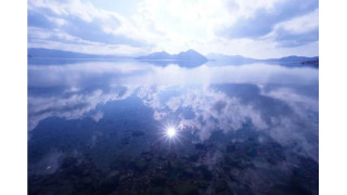Hồ Toya được hình thành từ sự tích tụ nước bên trong miệng núi lửa